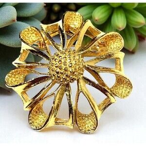 Vintage Gerrys Gold Tone Brooch Pin 1960 Textured Flower 3D Round Cut Out 1-3/4"